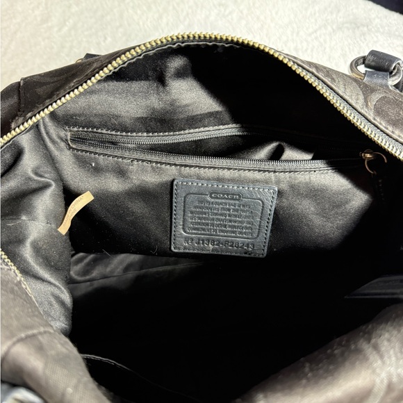 Coach Black Shoulder Bag - Picture 3 of 7